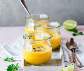 Cremige Karotten-Sellerie-Suppe