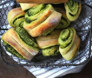 Kräuter-Zupfbrötchen