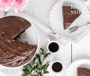 Schokoladenkuchen mit Süßkartoffel-Glasur