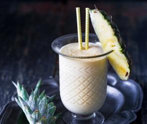 Pina Colada mit frischer Ananas