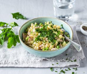 Klassischer Nudelsalat mit Mayonnaise