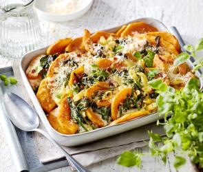 Kürbis-Nudelauflauf mit Parmesansauce