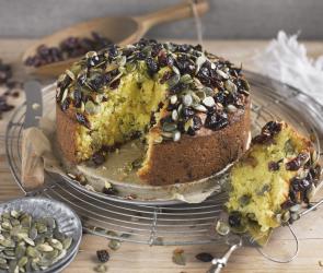 Kürbiskuchen mit Cranberrys