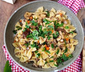 Farfalle mit Pilzbolognese
