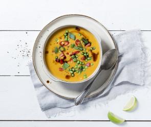 Kartoffel-Kokos-Pot mit Erbsen und Limetten