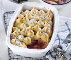 Rhabarberauflauf mit Teigdeckel