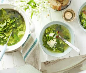 Grüne Spargel-Minestrone