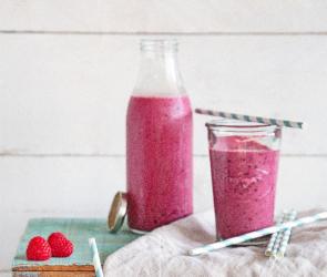 Roter Beeren-Shake
