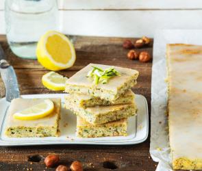 Saftiger Zucchinikuchen mit Zitrone