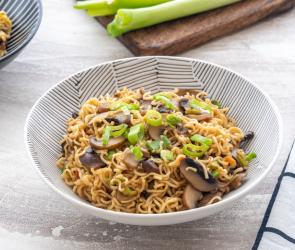 Asiatische Pilz-Ramen-Nudeln