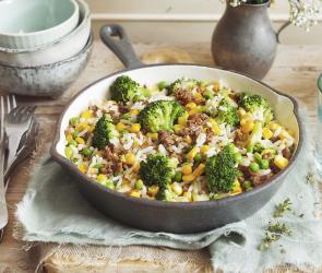 Hackfleischtopf mit Brokkoli und Reis