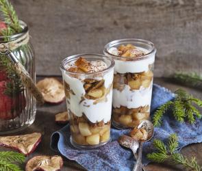 Einfaches Bratapfel-Tiramisu im Glas