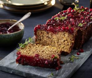 Linsen-Pilz-Braten mit schneller Preiselbeer-Glasur