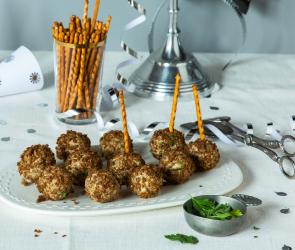 Food-Pops - Käsebällchen mit Salzstangen