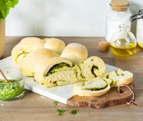 Hefezopf mit Bärlauch