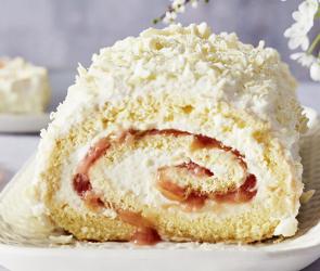 Rhabarber-Biskuitrolle