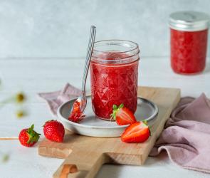 Feine Erdbeerkonfitüre.