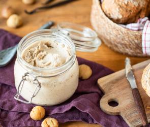 Maronencreme in einem Glas