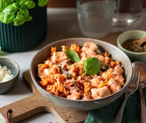 High Protein Pasta mit Hähnchen und Feta