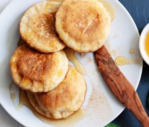 Süße Käsetaschen mit Honig