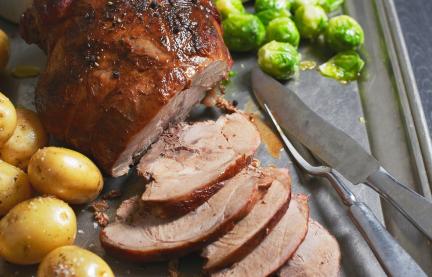 Wildschweinbraten mit Rosenkohl