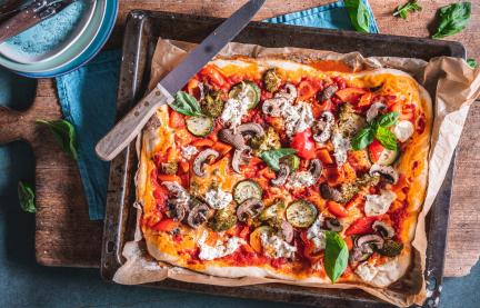 Bunte Familien-Pizza