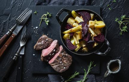 Sous-vide Rinderhüftsteak mit Wurzelgemüse