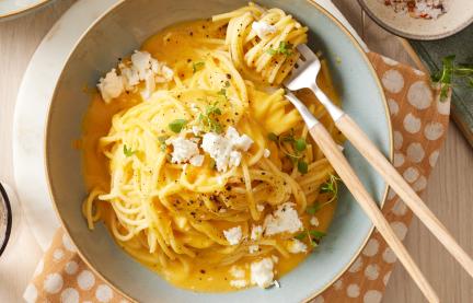 Pasta mit Kürbis-Feta-Sauce