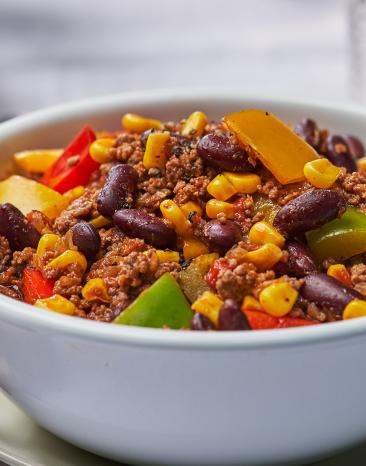 Chili con Carne 6 Portionen in einer Schale. Chili con Carne 6 Portionen in einer Schale.