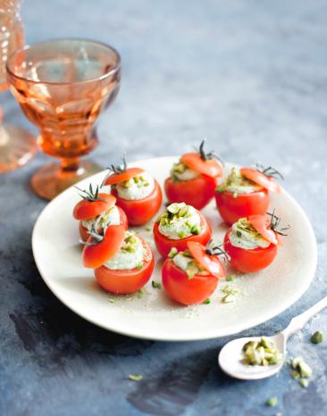 Kirschtomaten mit Basilikumcreme Kirschtomaten mit Basilikumcreme