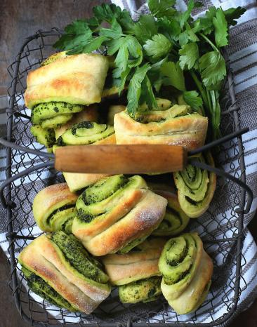 Kräuter-Zupfbrötchen