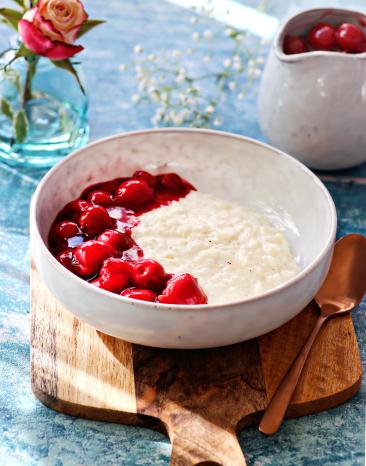 Milchreis mit heißen Kirschen Milchreis mit heißen Kirschen