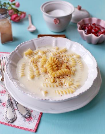Süße Milchnudeln