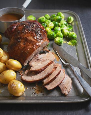 Wildschweinbraten mit Rosenkohl