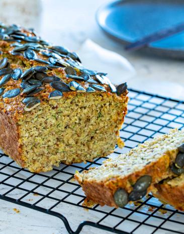 Zucchini-Brot mit Kürbiskernen