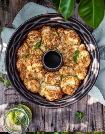 Pesto-Monkey-Bread
