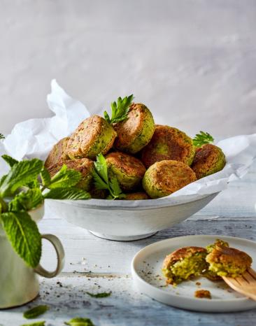 Teste auch unser Rezept für Erbsen-Falafel mit Kichererbsen und grünen Erbsen. Teste auch unser Rezept für Erbsen-Falafel mit Kichererbsen und grünen Erbsen.