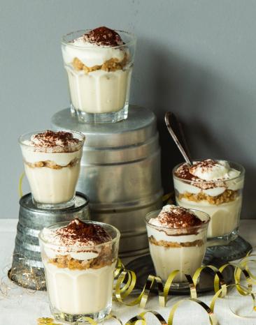 Latte Macchiato-Tiramisu in 5 Gläschen. Latte Macchiato-Tiramisu in 5 Gläschen.