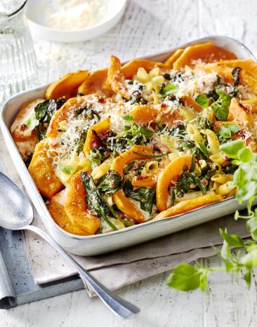 Kürbis-Nudelauflauf mit Parmesansauce Kürbis-Nudelauflauf mit Parmesansauce