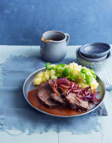 Rinderbraten mit Rosenkohl-Kartoffel-Stampf