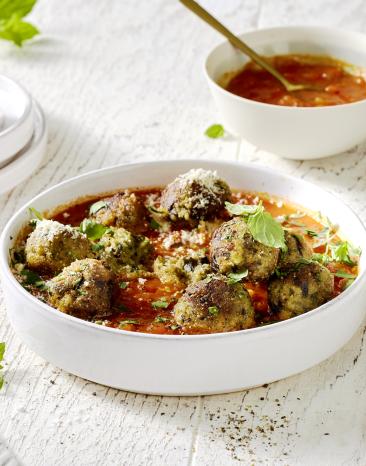 Auberginenbällchen mit Tomatensauce