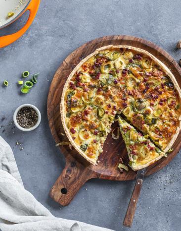 Klassische Quiche Lorraine in der Tatin-Form gebacken.
