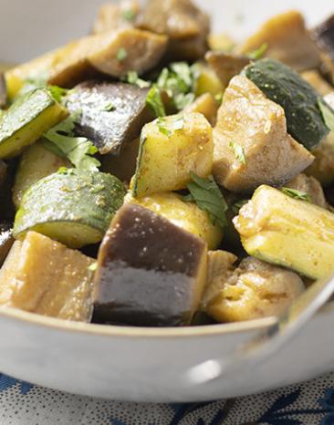 Zucchini und Auberginen mit Gewürzen