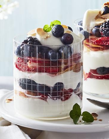 Schneller Obstsalat mit Zitronencreme