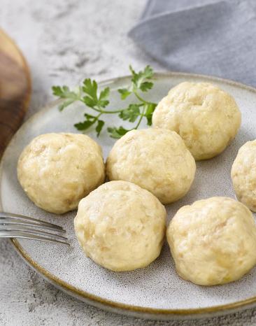 Selbstgemachte Semmelknödel.