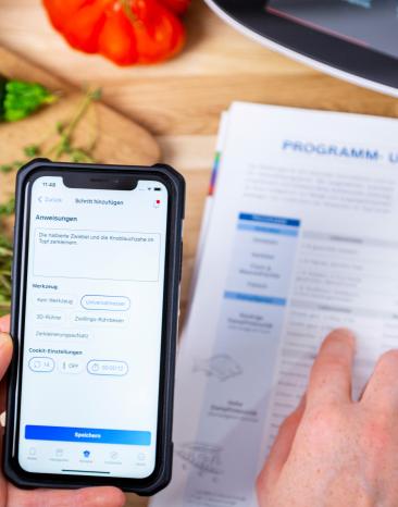 Ein Cookit User fügt mithilfe der Gartabelle einen Zubereitungsschritt zu einem Mein Rezept hinzu Ein Cookit User fügt mithilfe der Gartabelle einen Zubereitungsschritt zu einem Mein Rezept hinzu