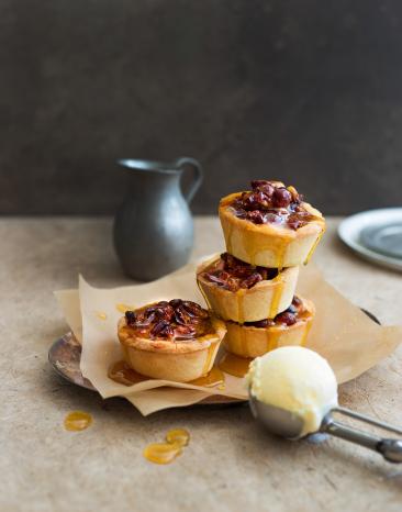 Nussküchlein mit Orangenhonig