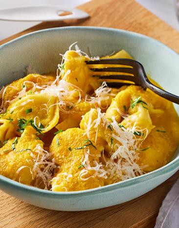 One-Pot-Tortellini mit Karotten-Orangen-Sauce