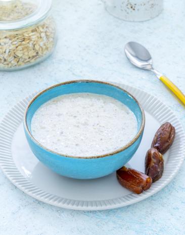 Haferbrei mit Sanddornsaft und Datteln