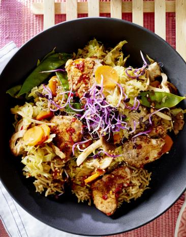 Frisches Asia-Gemüse mir würzigem Schweinefleisch.